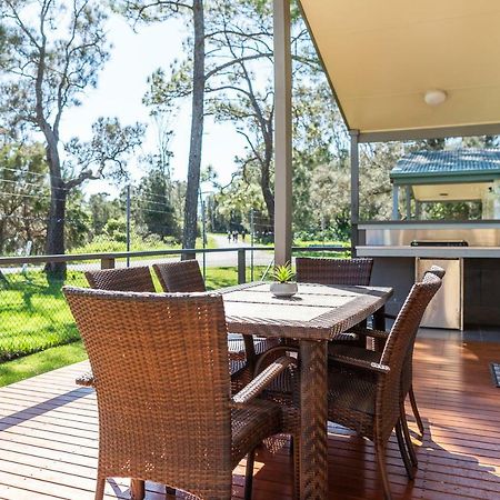 Отель Holiday Haven Калберра-Бич Экстерьер фото