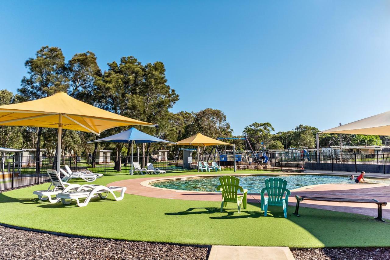 Отель Holiday Haven Калберра-Бич Экстерьер фото